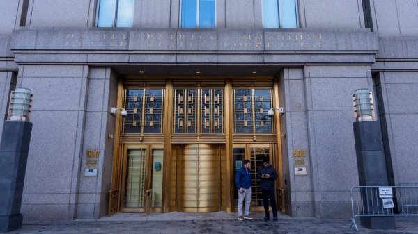 纽约期银大涨8%