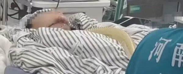 13岁男孩被横绳割断气管，已转京救治