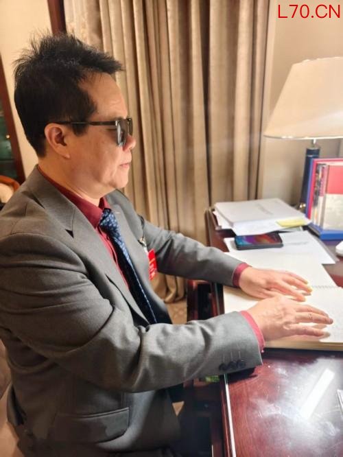 我们的期待与责任-11位代表委员合照背后的故事
