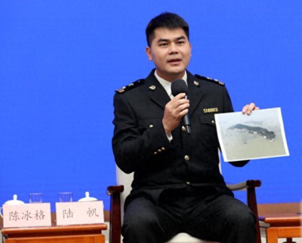 扎根无居民海岛16年  大铲海关副关长陆帆答海报新闻记者问